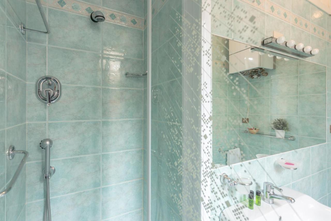 Vittoria Street Charming Appartement Rome