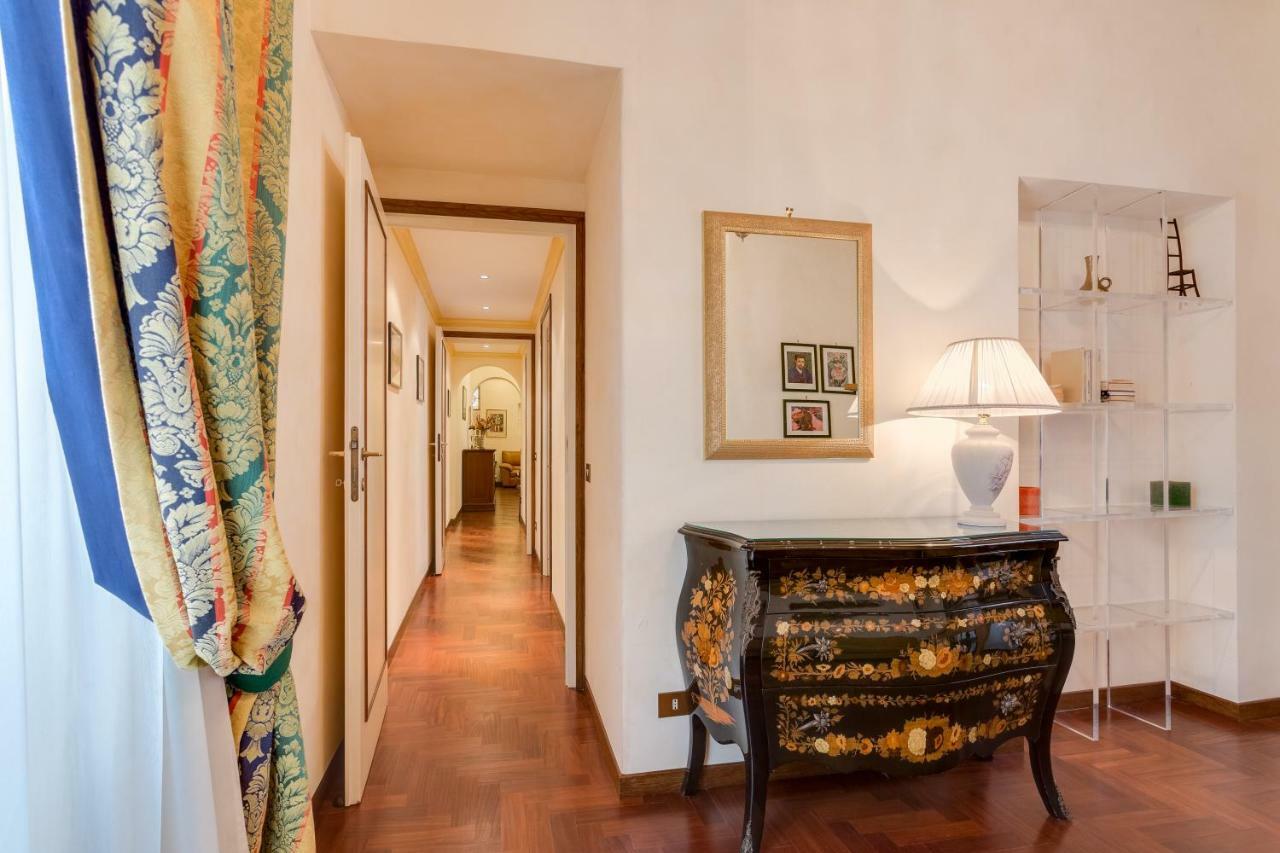 Vittoria Street Charming Appartement Rome